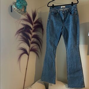 Abercrombie curve love mid rise bootcut jean 30 LONG TALL